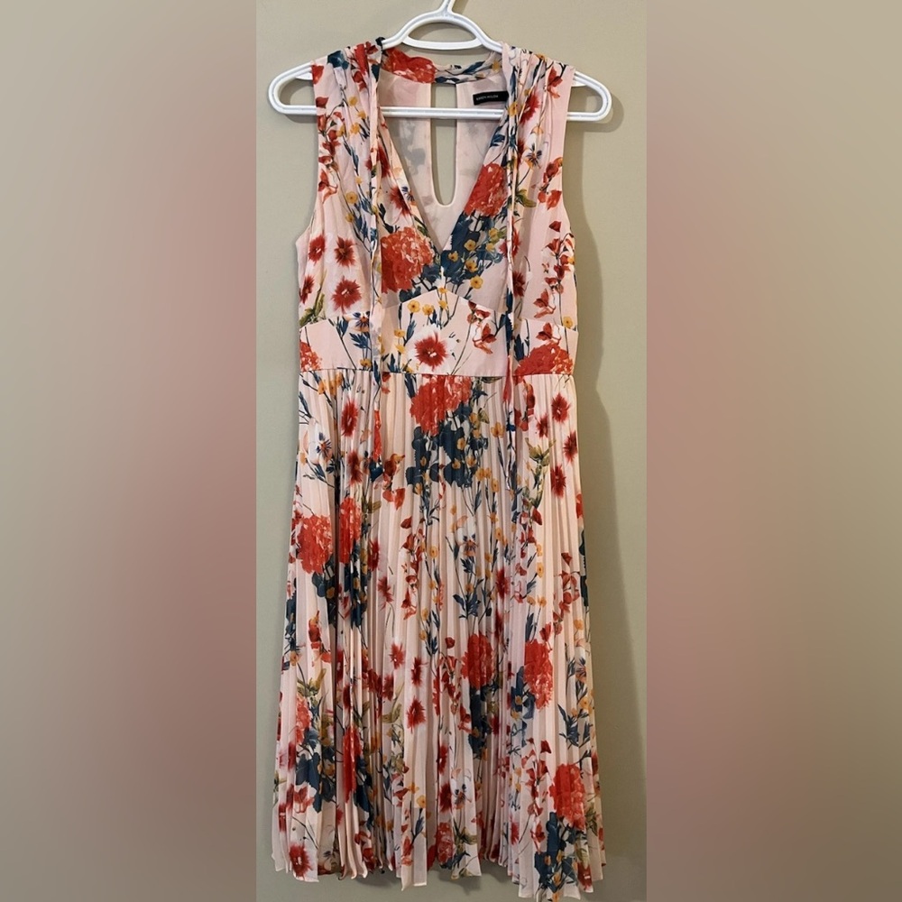 Karen Millen Pink Floral Pleated Dress Size US 8 UK 12 - Picture 2 of 9